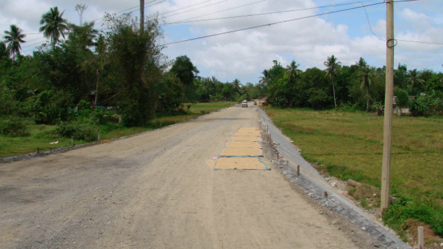 BETTER ROADS. The national government is investing heavily on good governance practices to attain better roads at the right prices. Photo obtained from the Department of Public Works and Highways
