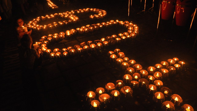 CHANGE THE WORLD. Earth Hour challenges you to go beyond the hour