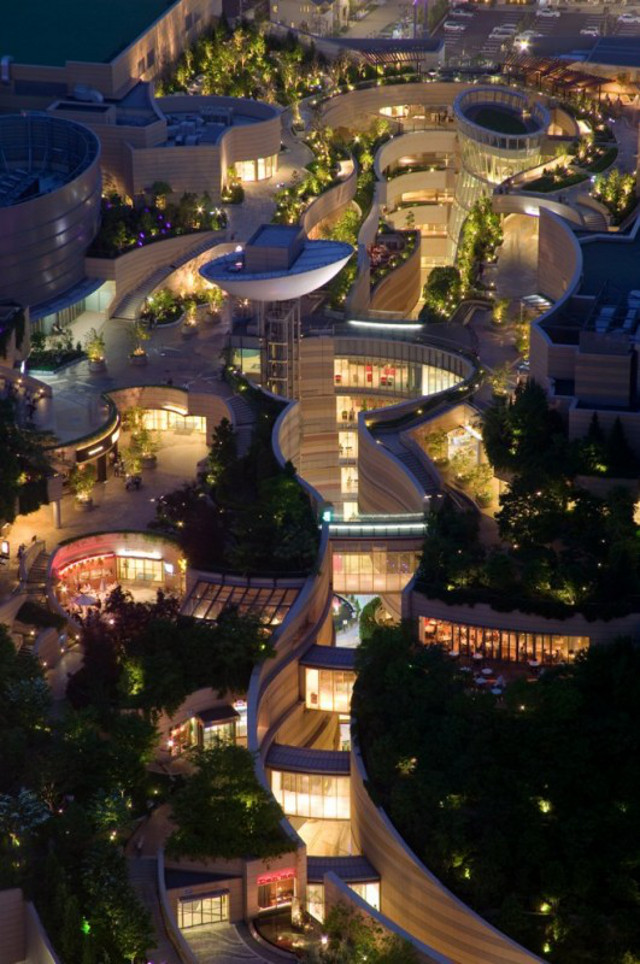 NAMBA PARKS. A maze-like lifestyle hub combines park with shopping, entertainment and dining. Photo from www.architizer.com
