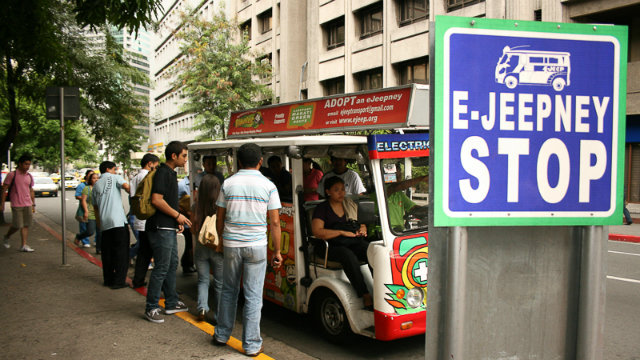 E-JEEPNEY STOP. An e-Jeepney stop sign in Makati which will also be seen soon in Tacloban. Photo by AC Dimatatac/iCSC