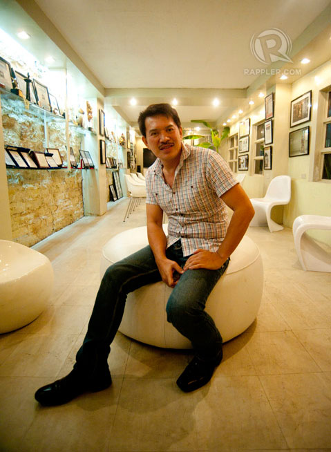LOVE HIM, HATE HIM. Brillante Mendoza says he doesn't really get affected