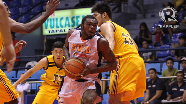 STINGING. The Cobras were too much for the Tigers. Photo by Rappler/Josh Albelda.