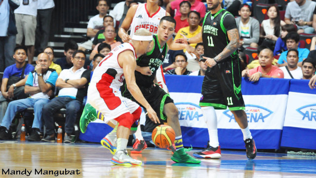 STILL KING. Mark Caguioa waxes hot in the payoff period as Ginebra fends off GlobalPort. Photo by Mandy Mangubat/The Benchwarmers