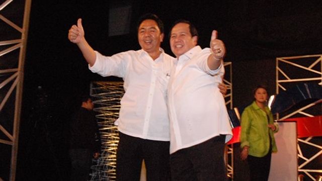 'THE TRANSFORMERS.' Former Sen Richard Gordon ran for president in 2010 with former MMDA Chairman Bayani Fernando as running mate. They called their tandem "The Transformers." File photo from Gordon's Facebook page 