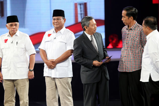 CHOICES. Indonesian voters will choose either Joko Widodo (2nd from right) or Prabowo Subianto (second from left) Photo by Bagus Indahono/EPA 