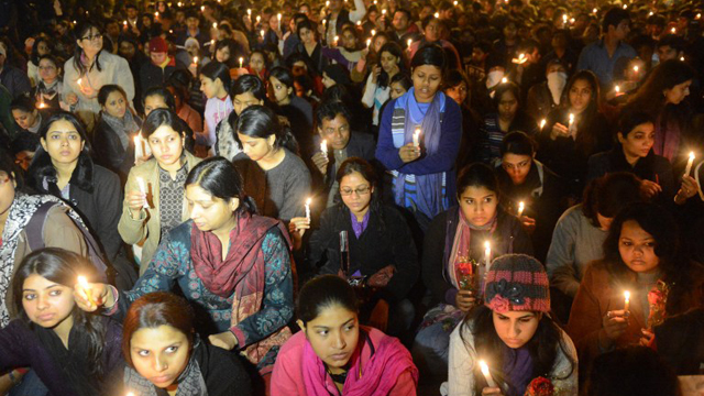 NO MORE RAPES. Indian protestors hold candles during a rally in New Delhi on December 29, 2012, after the death of a gang rape student from the Indian capital. AFP PHOTO/RAVEENDRAN