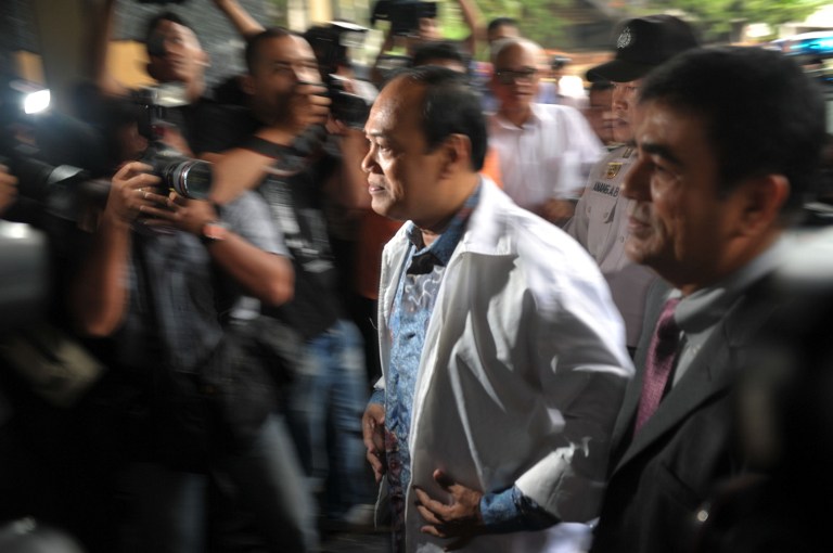 GUILTY. In this file photo, the former chief of the Indonesian police traffic division Djoko Susilo (C) arrives at the anti-graft court in Jakarta on April 23, 2013 to face trial for corruption charges. AFP / Bay Ismoyo