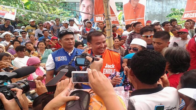 UNA TERRITORY? The candidates, like Jack Enrile (in photo), are not worried about small crowds. Region 12 has always gone for opposition senatorial slates. Photo by Boyette de la Cerna