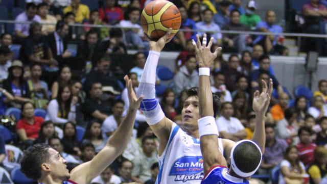 YAP IS BACK. James Yap returned from back spasms to score 19 in a San Mig Coffee blowout win over Petron. Photo by Nuki Sabio/PBA Images