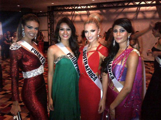 Janine with Miss Puerto Rico Bodine Koehler, Miss South Africa Melinda Bam and Miss Sri Lanka Sabrina Herft