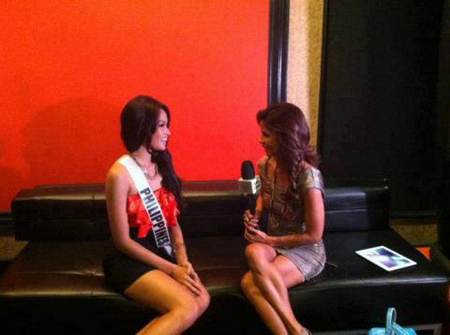 Janine being interviewed by ABS-CBN's Dyan Castillejo in a story that was aired on December 7. Photo from the Janine Mari Raymundo Tugonon Facebook page