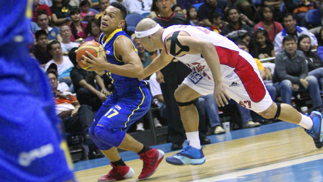 UNLI-TEXT. Jayson Castro of Talk 'N Text, who added 8 points to the blowout win. Photo by Nuki Sabio/PBA Images