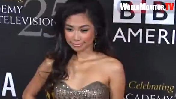 THE NIGHT'S DARLING. Jessica Sanchez looking sexy at the red carpet. Screen grab from YouTube (TheWorldmonitortv)