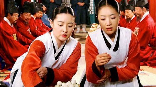 LEE YOUNG-AE (left) in a scene from 'Jewel in the Palace.' Image from Facebook