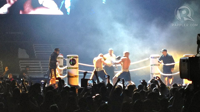 Yes, there was even a 'boxing match' onstage, complete with props. Great production design!