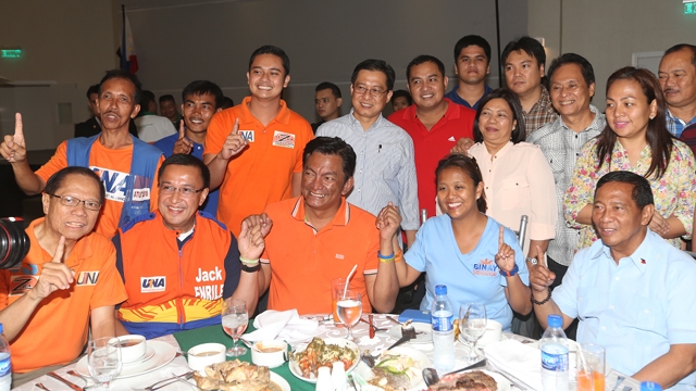 JUST HOSPITABLE. Albay Gov Joey Salceda of the Liberal Party says he was just being hospitable in meeting and dining with Vice President Jejomar Binay and UNA senatorial bets. Photo from OVP Media 
