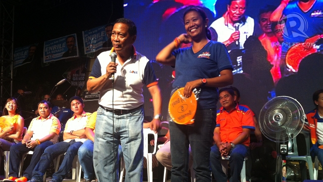 MAKING FUN. Nancy Binay and her father Vice President Jejomar Binay just make fun of jokes about their skin color. File photo by Rappler/Ayee Macaraig 