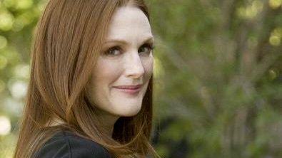 OBAMA FAN. Actress Julianne Moore joined the call-out for Obama votes. Image from Facebook