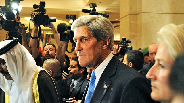 MIDEAST DIPLOMACY. US Secretary of State John Kerry walks between meetings during the London Eleven Plenary in Amman, Jordan, on May 22. Photo from US State Department/Public Domain