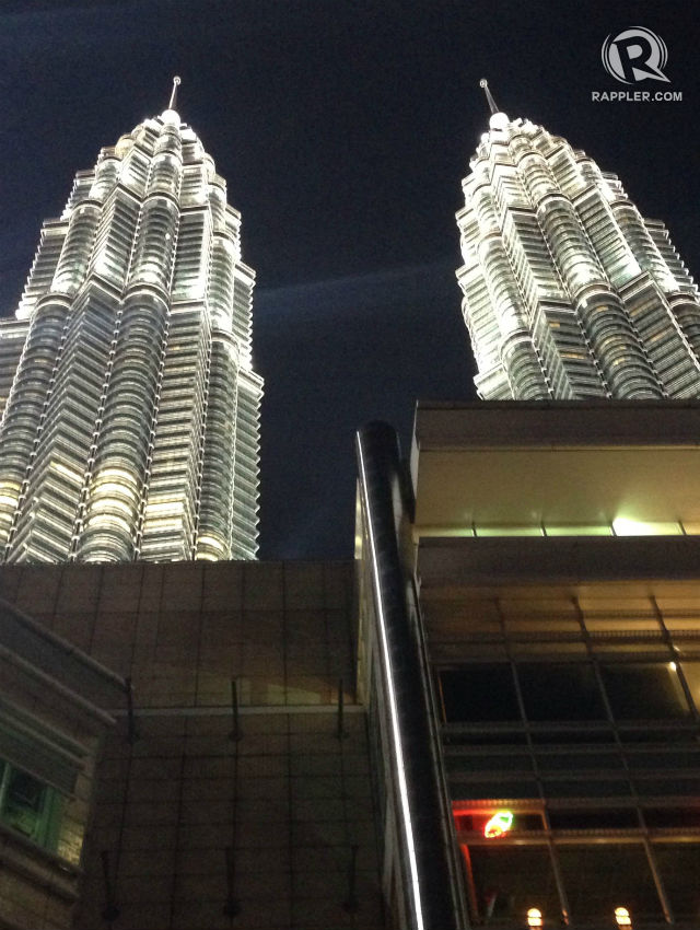 6) Petronas Twin Towers at night