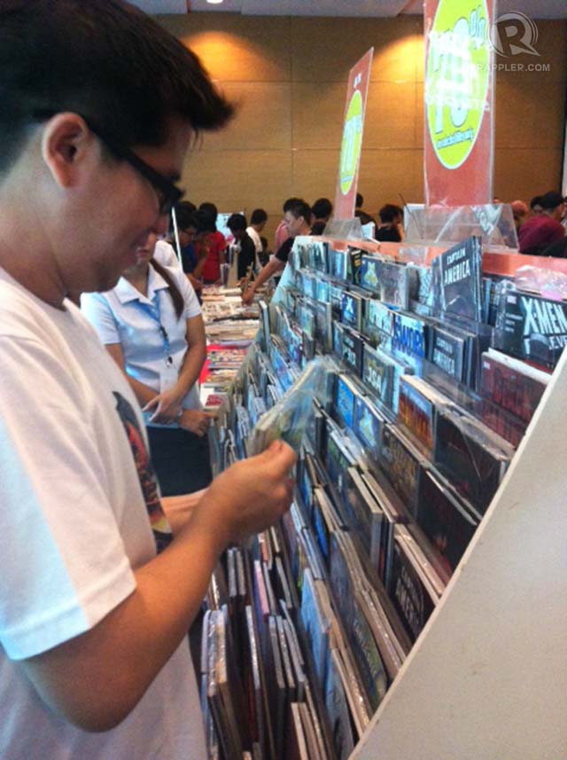 BUY AND SELL. Comics for sale at the Summer Komikon event