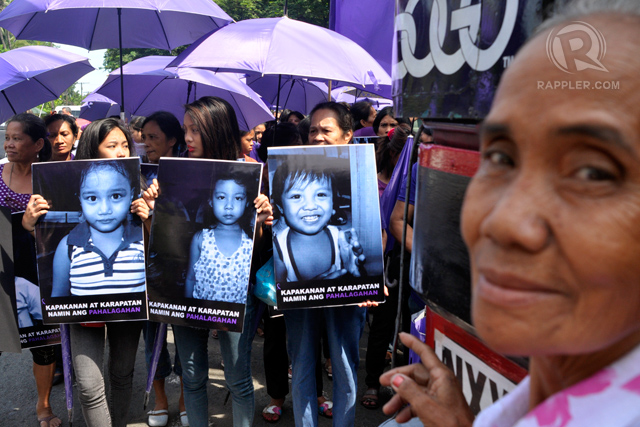 REMEMBER THE WOMEN. Groups supporting the RH law in front of the Supreme Court. Photo by Leanne Jazul/Rappler