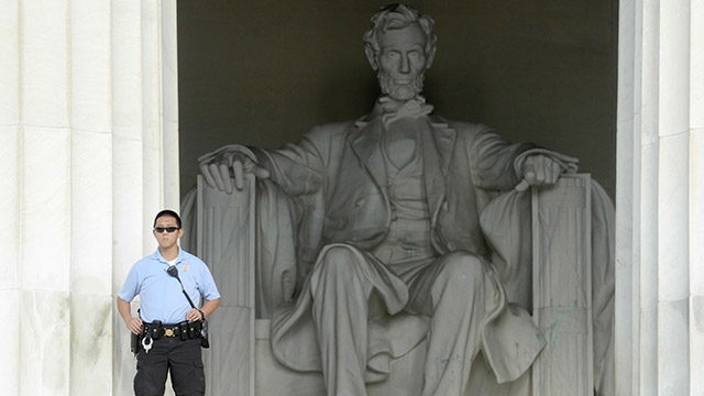 VANDALIZED: The Lincoln memorial has been vandalized with green paint. File photo by EPA/Shawn Thew