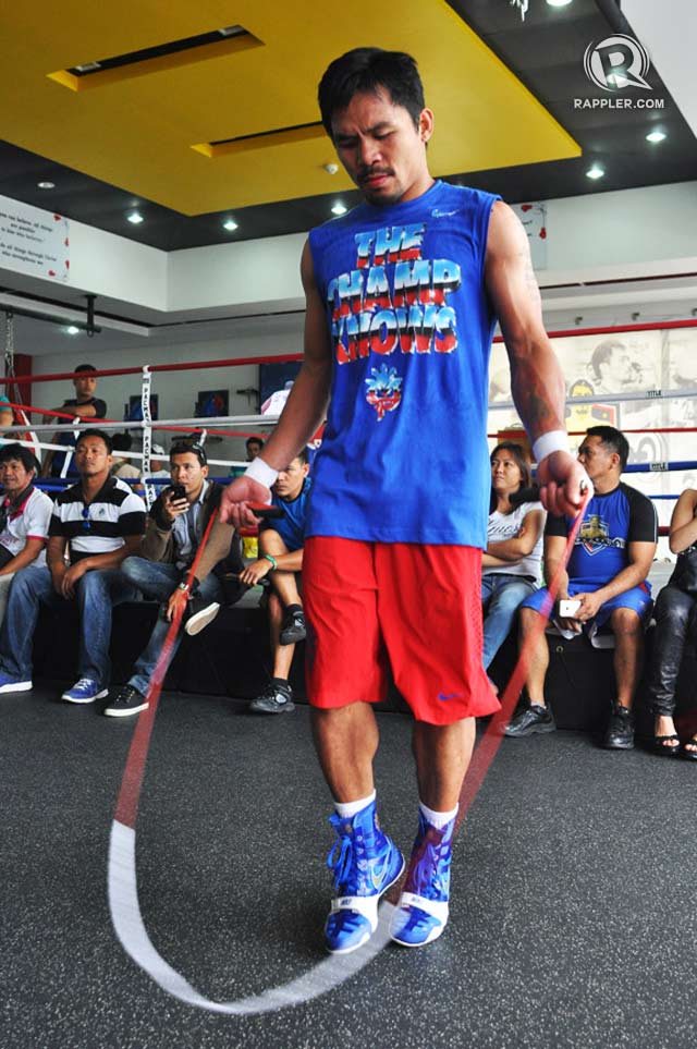 TRAINING. Manny Pacquiao prepares for his fight with Brandon Rios on November 24. Photo by Edwin Espejo/Rappler