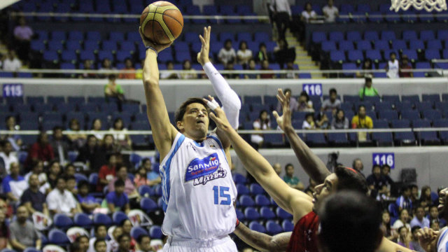 Marc Pingris has battled through bruised ribs to provide San Mig Coffee with the spark they've needed. Photo by Nuki Sabio/PBA Images
