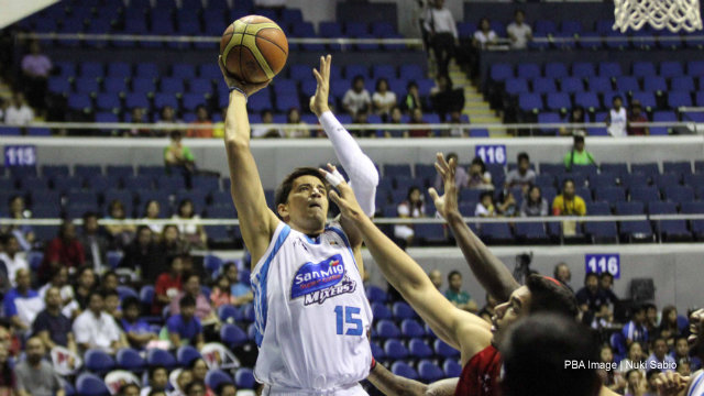 BOUNCE BACK. Mark Pingris top scores for San Mig Coffee as they force Game 3 vs Alaska. Photo by Nuki Sabio/PBA Images