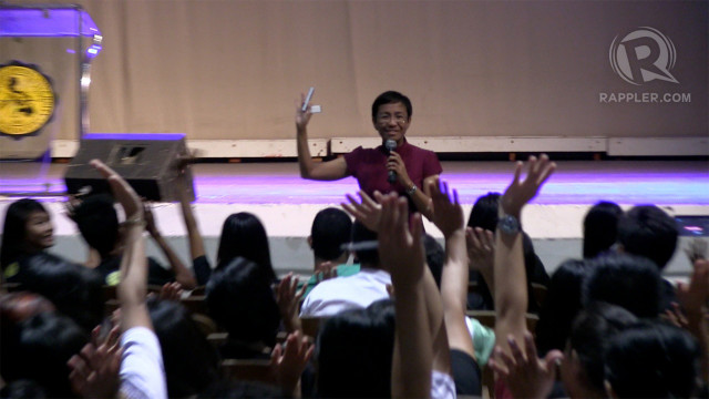 EVOLVING JOURNALISM. Rappler's Maria Ressa talks about the changing face of journalism in the digital age to college students from different universities in Iloilo as part of Move.PH's chat series on March 8, 2013. 