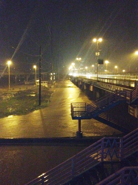 Marikina River taken from the Marcos Highway Bridge at 0300H. Photo sent to @rapplerdotcom by @robertchua007