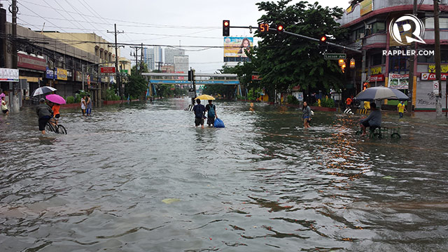 UNAVOIDABLE? Espana Avenue in Manila is as flood prone as they get. File photo by Rappler