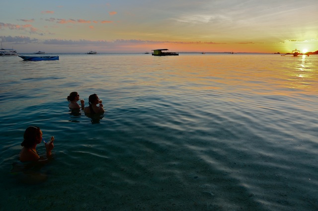 WEEKEND GETAWAY. Malapascua island's beautiful sunset is one of its main attractions. Photo by Aya Lowe