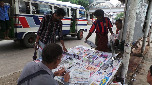 SURVIVAL STRUGGLE. Private daily newspapers struggle for survival in Yangon because of circulation and printing costs and readers' old habits. Photo by Rappler/Ayee Macaraig, 2013 SEAPA Fellow 