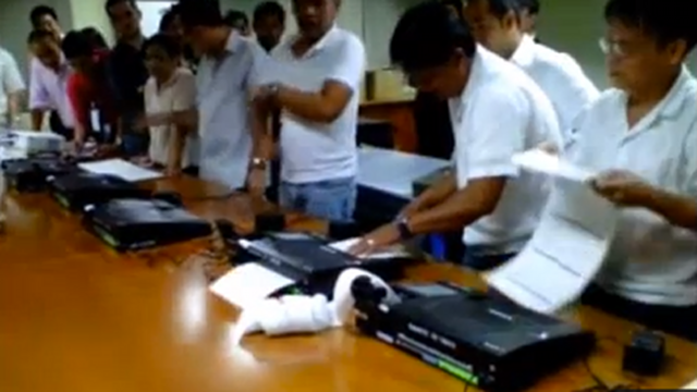 REJECTED BALLOTS. A Youtube video shows PCOS machines rejected 40% of sample ballots for the 2013 elections. Screen grab from Youtube 