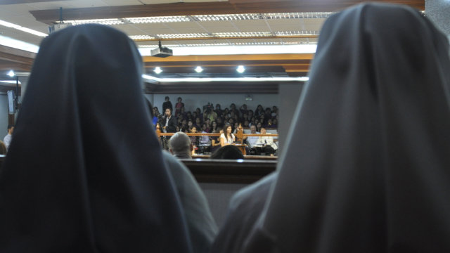 2 nuns present in the senate during the RH bill vote. Photo from Pia Cayetano's Facebook Page