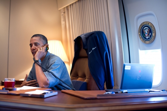 US President Barack Obama talks on the phone with NASA's Curiosity Mars rover team aboard Air Force One during a flight to Offutt Air Force Base in Nebraska, Aug. 13, 2012. (Official White House Photo by Pete Souza)