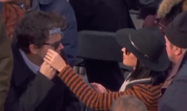 SPOTTED. John Mayer and Katy Perry were in a playful mood during the ceremony. Screen grab from YouTube (agendaviews)