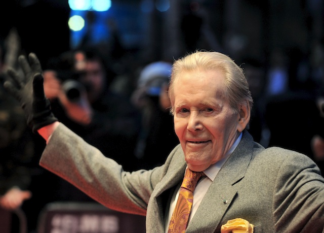 BEFORE RETIREMENT. A file picture dated 17 October 2008 shows Irish-born actor Peter O'Toole arriving at the screening of 'Dean Spanley' on the third day of the 52nd BFI London Film Festival, in London, Britain. EPA/Daniel Deme