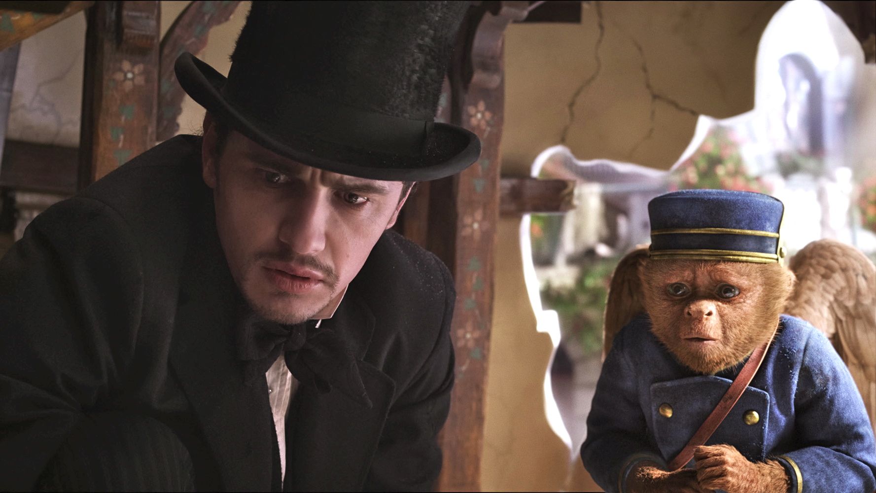 James Franco plays the great, magnetic wizard
