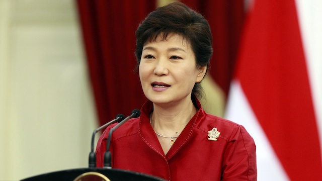 CABINET REVAMP. In this file photo, South Korean President Park Geun-hye talks to journalists during a press conference at the State Palace in Jakarta, Indonesia, 12 October 2013. File photo by EPA/Bagus Indahono