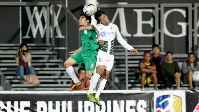 HEAD STRONG. Pasargad's Shaheen Ahmed (L) vies for a header against Green Archer's Arnie Pasinabo (R). Photo by Mark Cristino