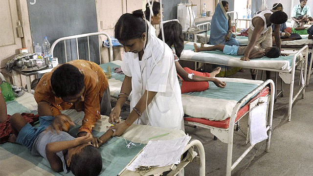 FOOD POISONING. Indian schoolchildren recovering from food poisoning receive medical treatment at the Patna Medical College and Hospital in Patna on July 20, 2013. Photo by AFP