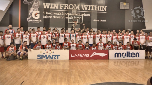 HOPEFULS. 85 PBA draft applicants pose for a photo after the Rookie Camp. Photo by Adrian Portugal/ RAPPLER 