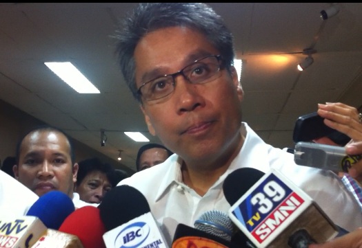 SEARCH CONTINUES. Interior Secretary Manuel "Mar" Roxas continues his search for an Undersecretary of Public Safety. File photo.