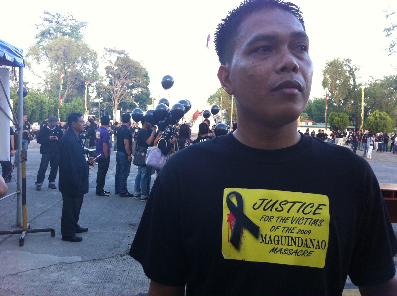 JUSTICE FOR THE VICTIMS. Attendees of the commemoration wore shirts that asked for justice for the victims of the Maguindanao massacre that left 58 dead, 32 of whom were journalists. Photo by Ferdinandh Cabrera.