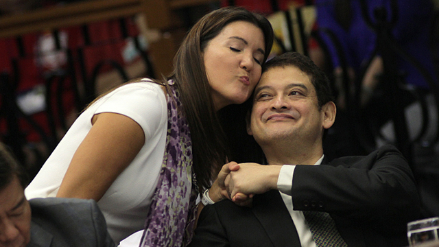 MOMENT OF VICTORY. Sen Pia Cayetano shares a light moment with Sen TG Guingona, who also voted in favor of the RH bill. Photo by Joseph Vidal/Senate PRIB 