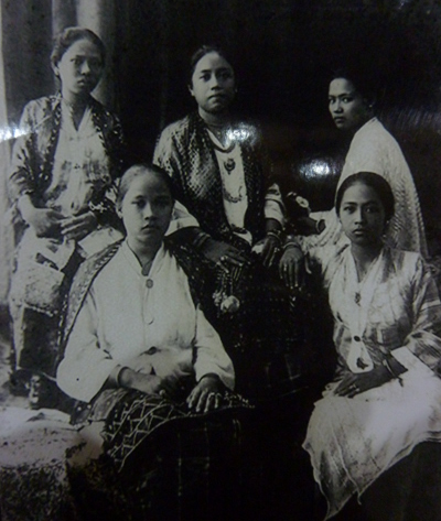 THE PAST. Princess Piandao with her ladies in waiting. Photo taken by the author from an exhibit in a museum in Zamboanga City.