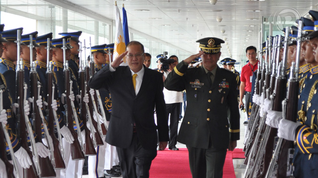 OFF TO RUSSIA. President Aquino flies to Vladivostok to meet other APEC leaders. Photo by Jedwin Llobrera